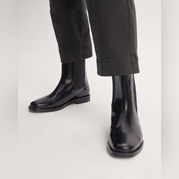 NEW EVERLANE The Chelsea Black Shine Leather Ankle Boots Booties sz 8 - Picture 3 of 14